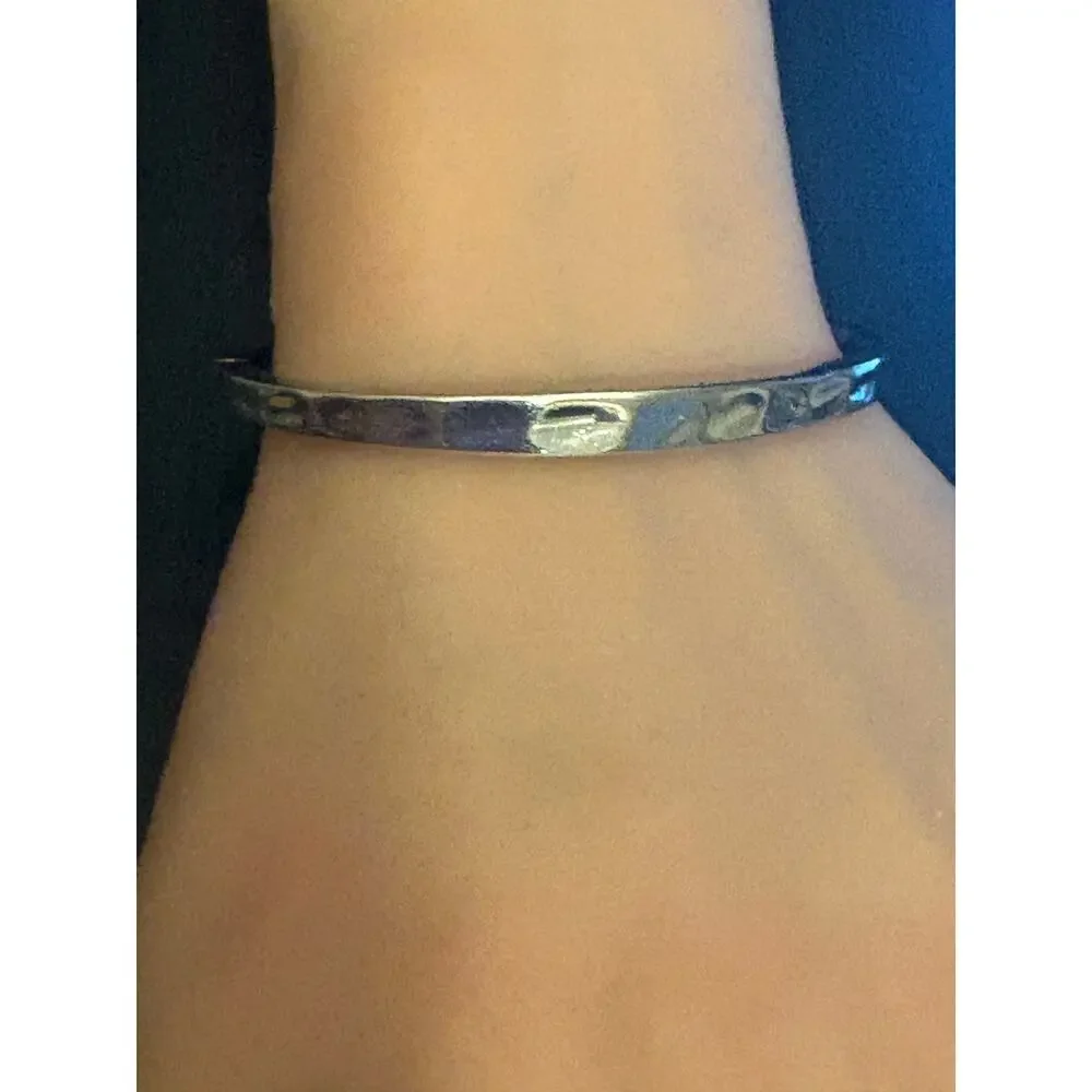 Kendra Scott Silver Tone Hinged Bangle 6.25”